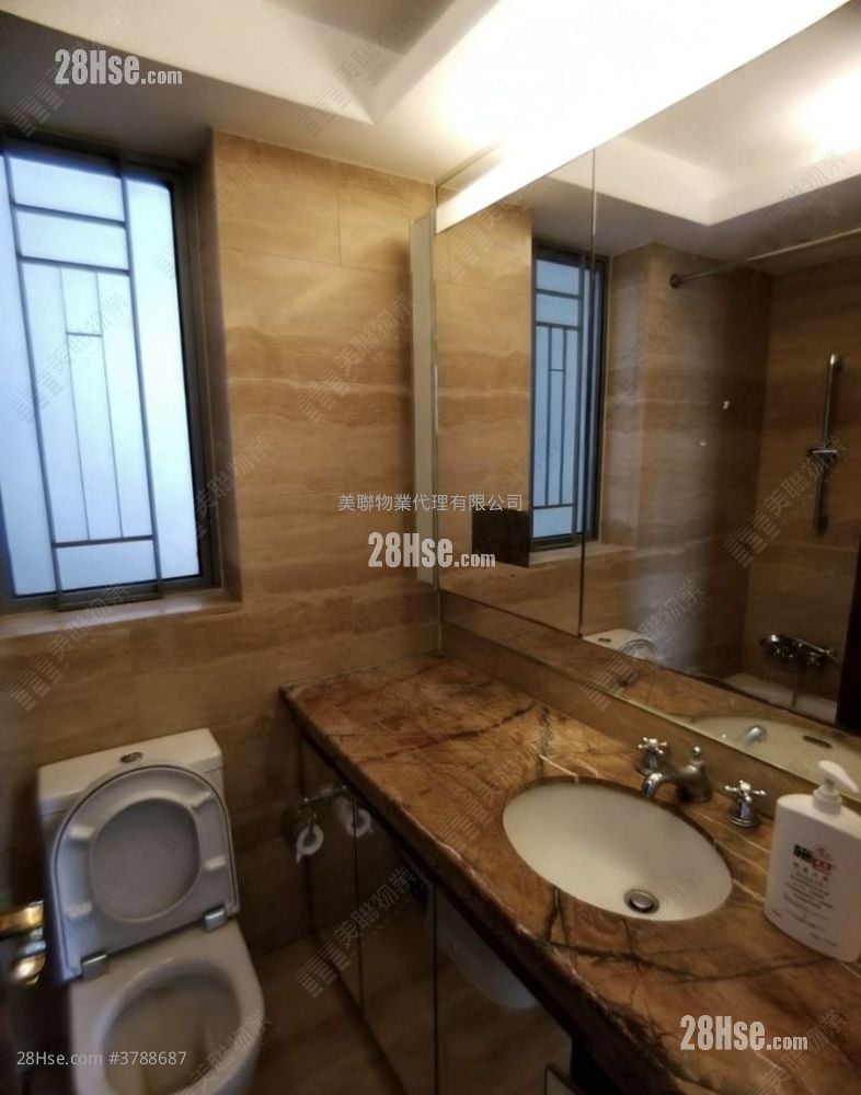 御龙山 售盘 3 房 , 2 浴室 696 平方尺