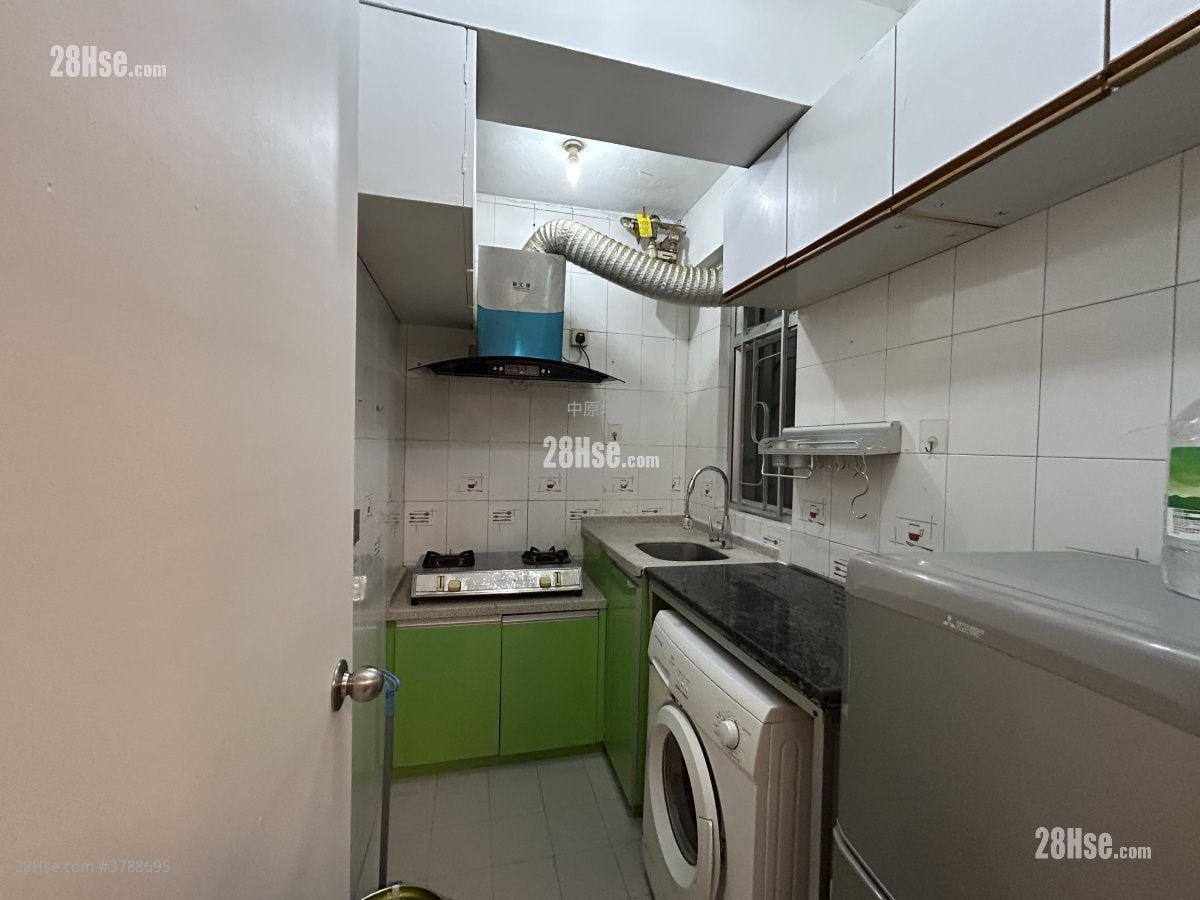 Fanling Centre Sell 2 Bedrooms 368 ft²