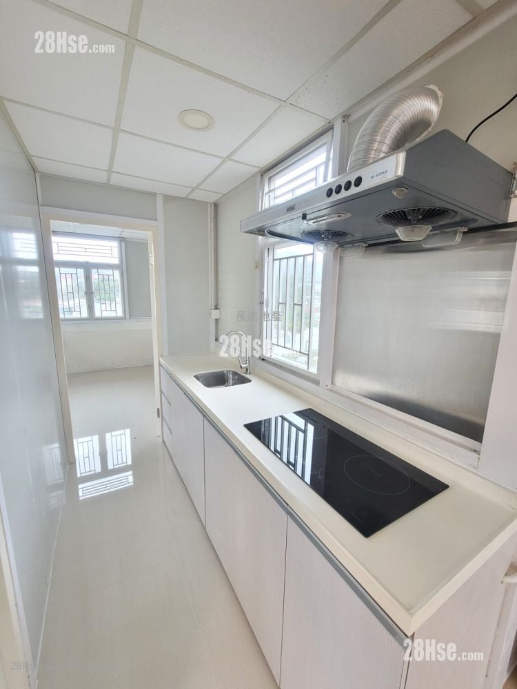 Village Sell 3 Bedrooms , 2 Bathrooms 1,480 ft²