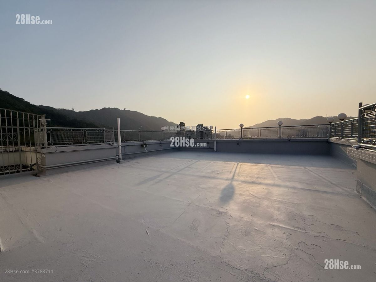 世界花园 售盘 4 房 , 1 浴室 1,800 平方尺