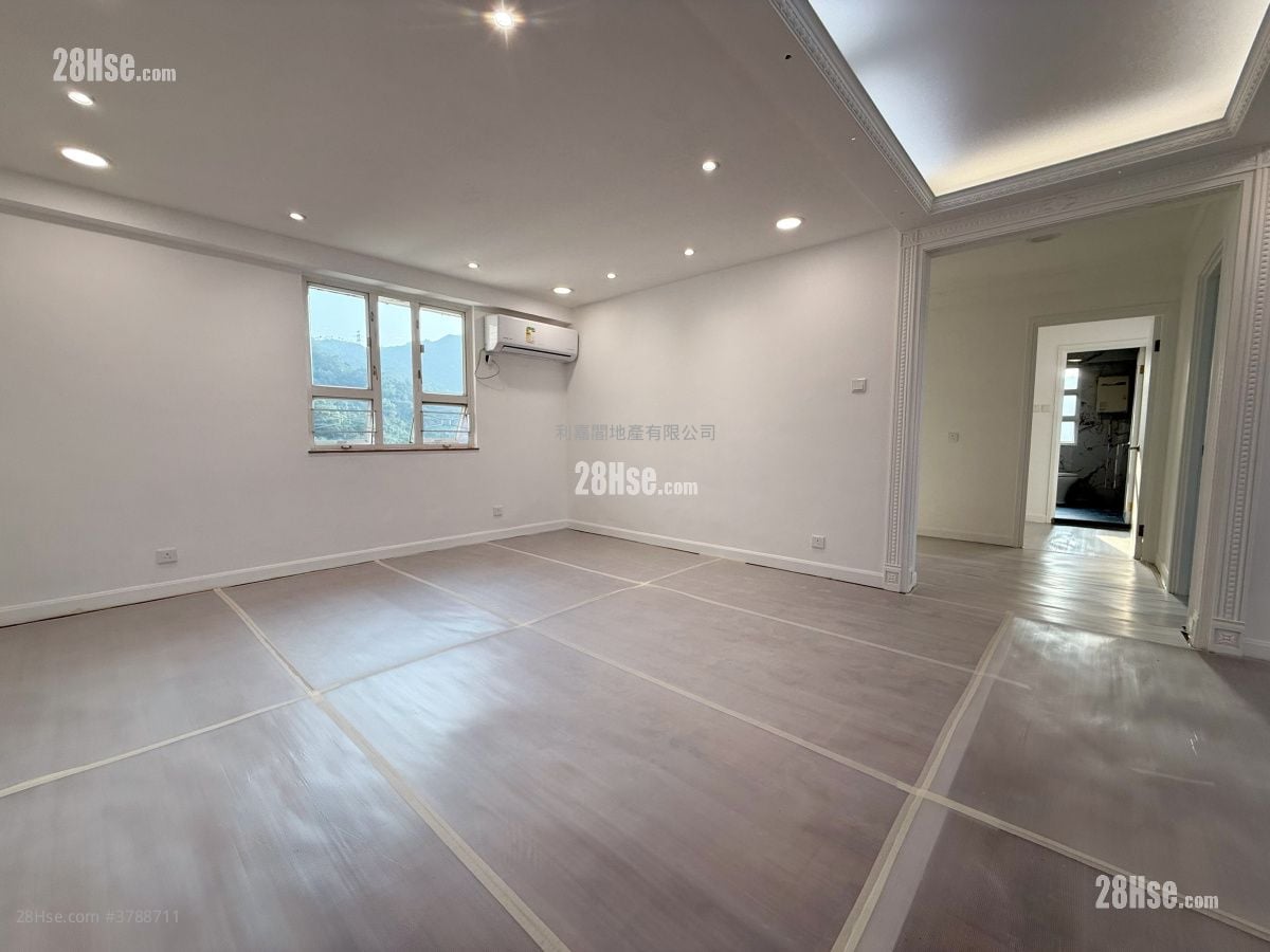 世界花园 售盘 4 房 , 1 浴室 1,800 平方尺