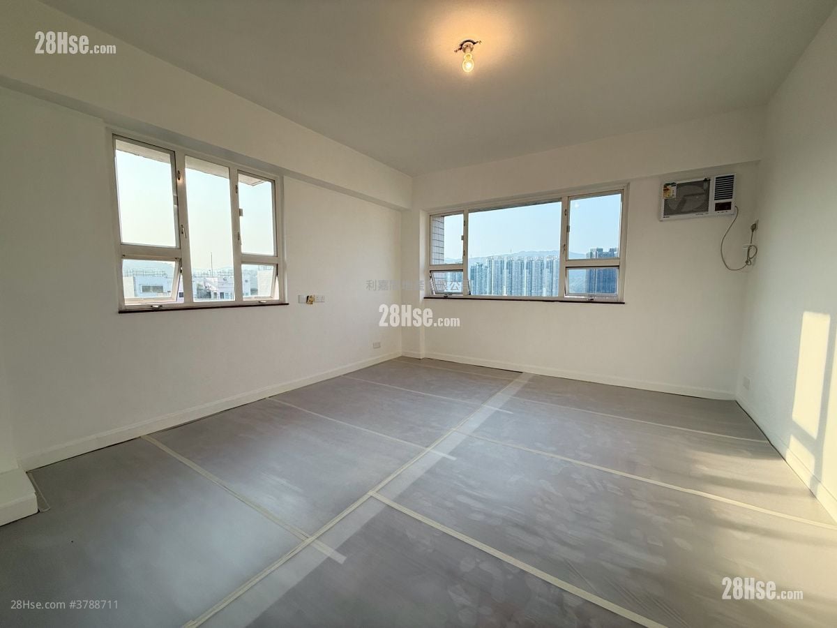 世界花园 售盘 4 房 , 1 浴室 1,800 平方尺