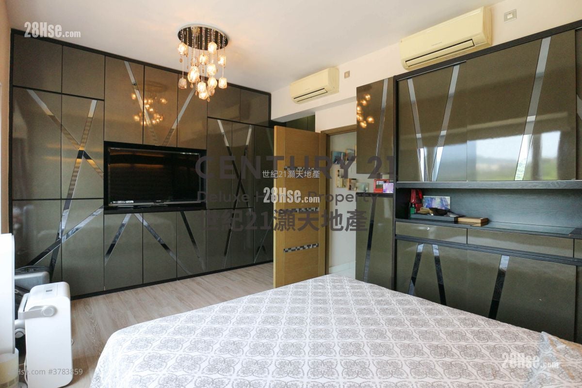 The Beverly Hills Rental 4 Bedrooms , 2 Bathrooms 1,606 ft²