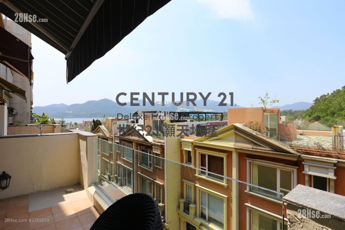 The Beverly Hills Rental 4 Bedrooms , 2 Bathrooms 1,606 ft²