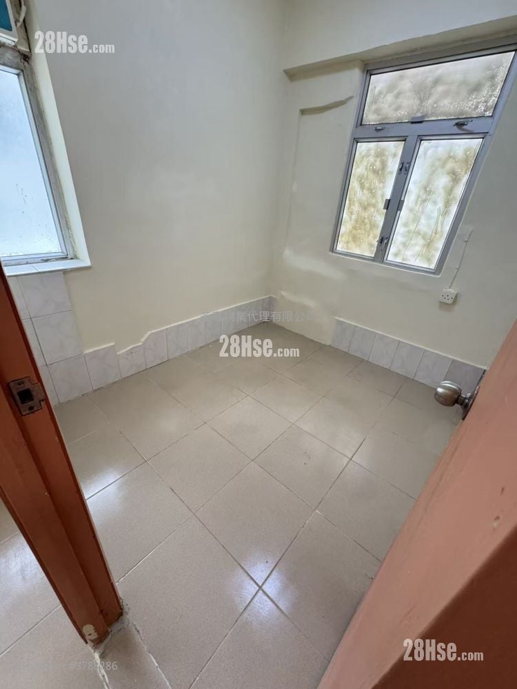 Tsuen Lok Building Rental 2 Bedrooms , 1 Bathroom 400 ft²