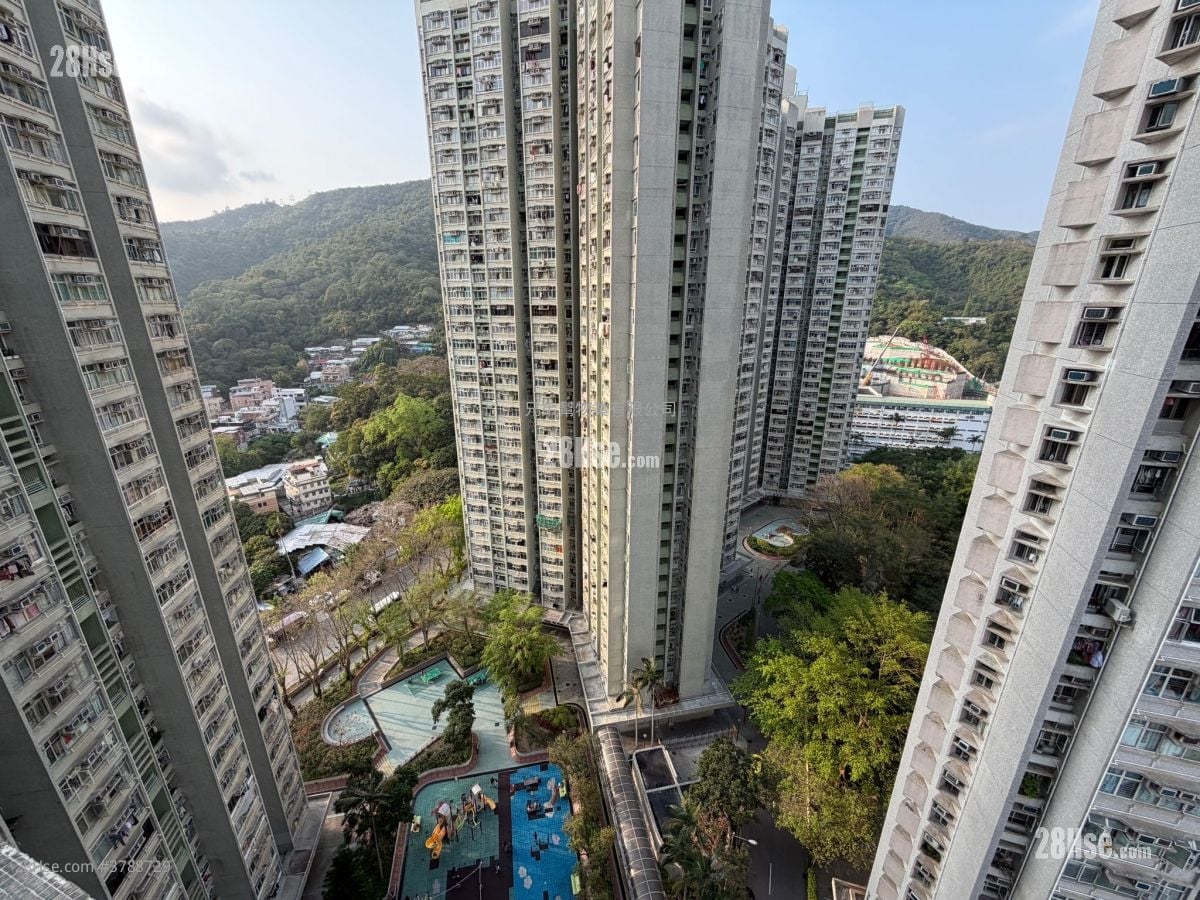 Chung Nga Court Sell 3 Bedrooms , 1 Bathroom 531 ft²
