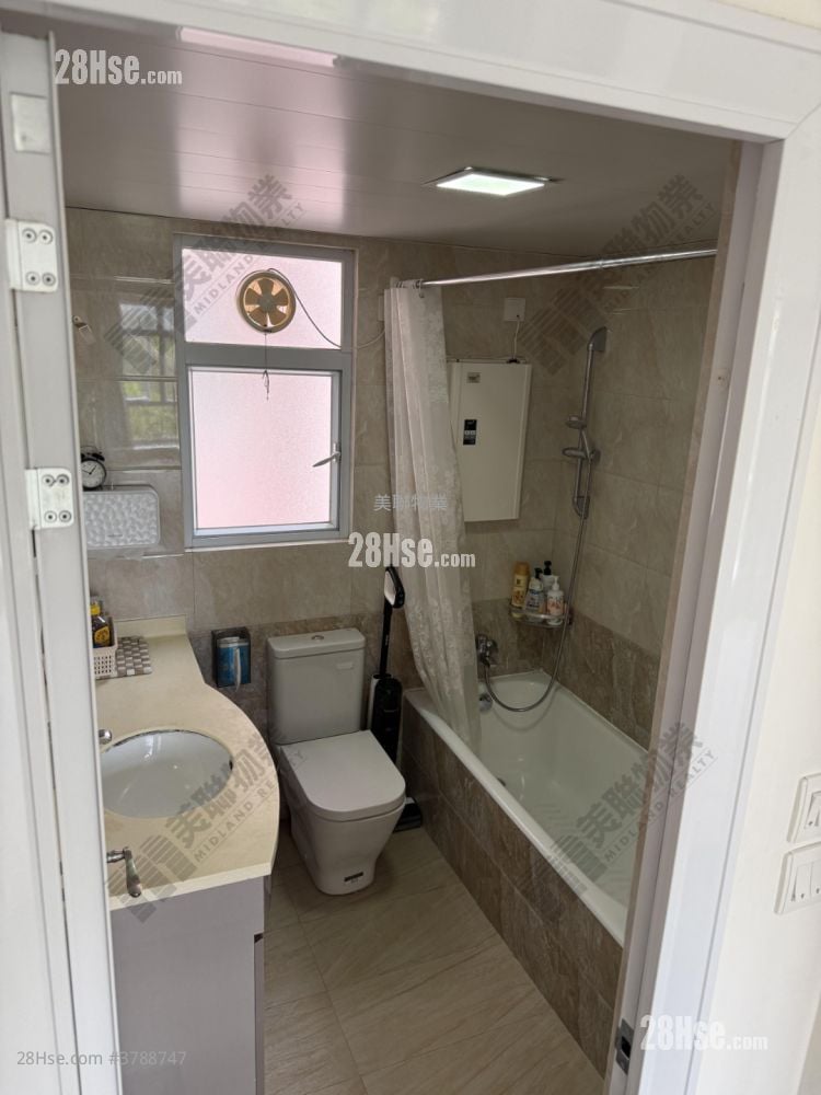 Fortune House Rental 4 Bedrooms , 3 Bathrooms 907 ft²