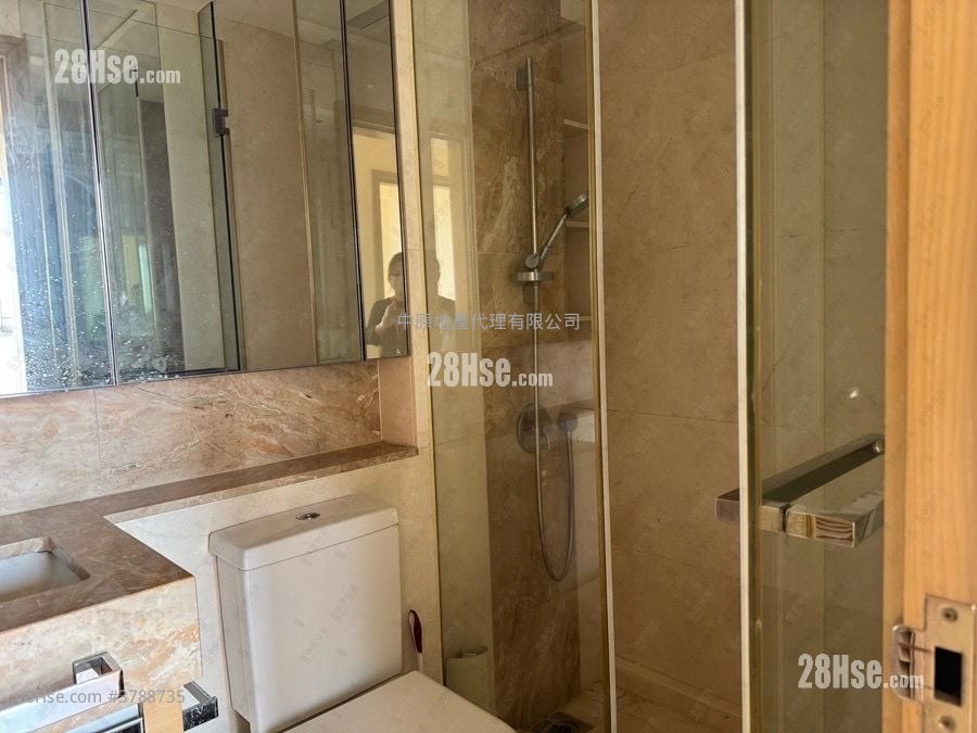 The Latitude Rental 3 Bedrooms , 2 Bathrooms 894 ft²