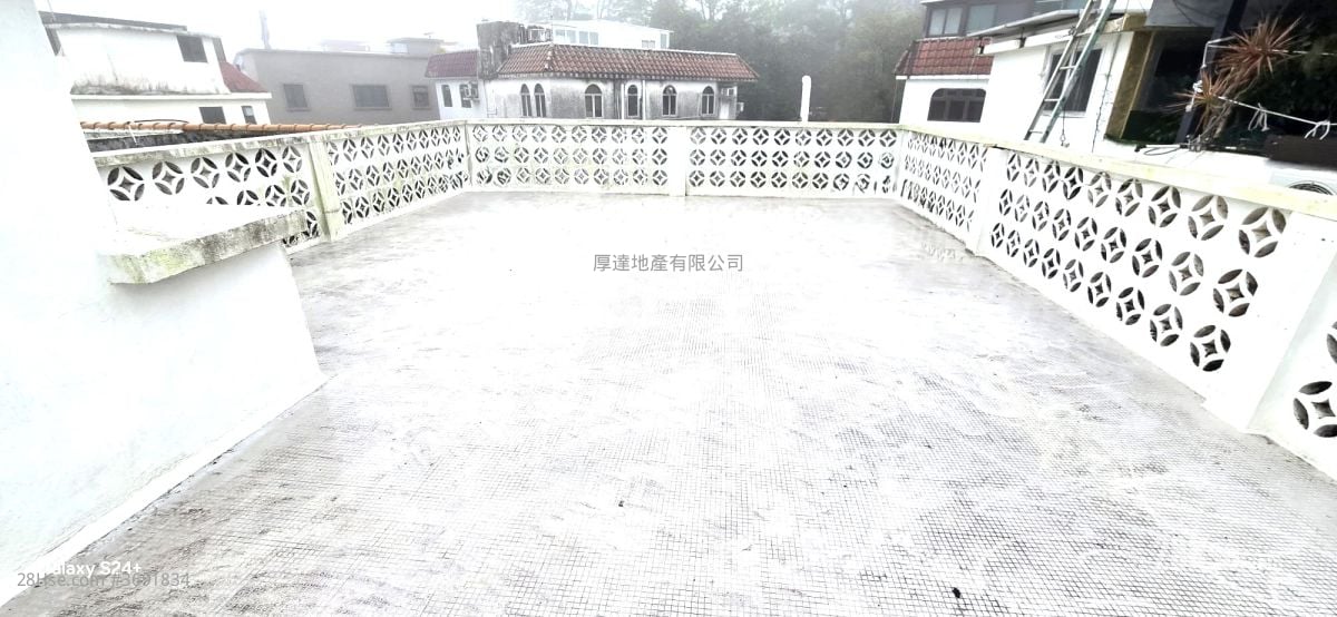 Village Rental 3 Bedrooms , 1 Bathroom 700 ft²