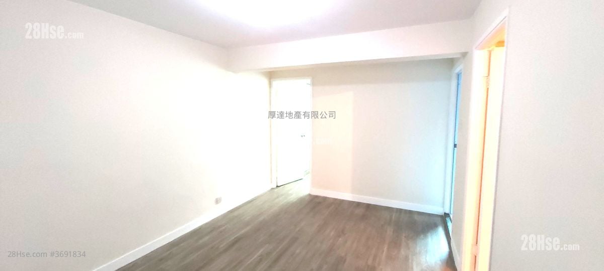 Village Rental 3 Bedrooms , 1 Bathroom 700 ft²