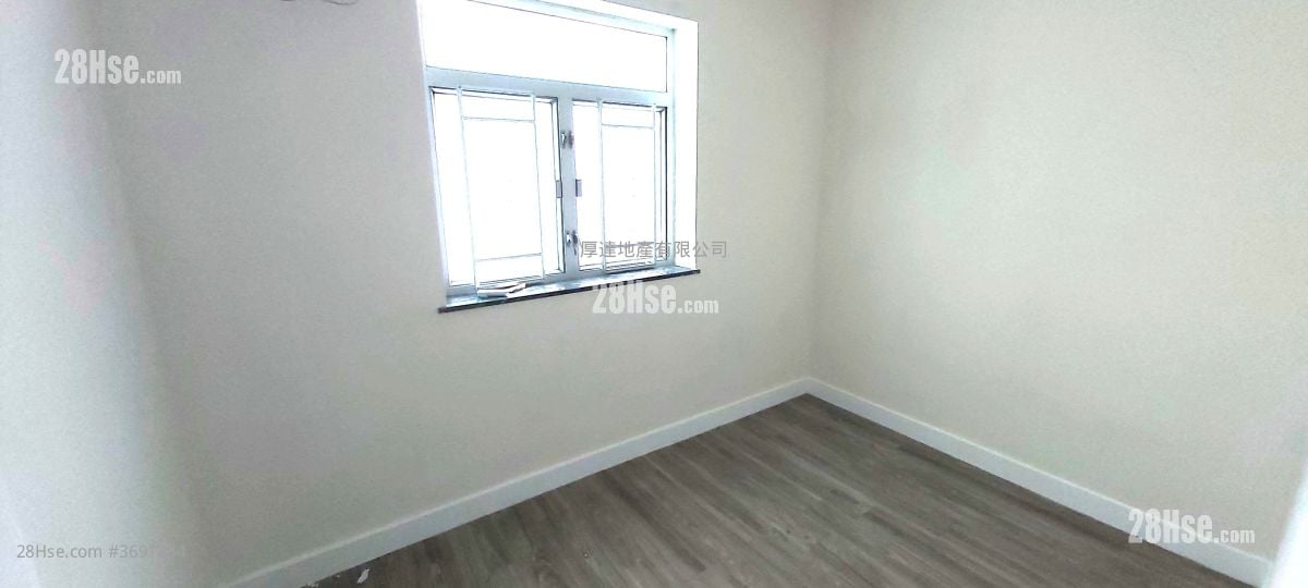 Village Rental 3 Bedrooms , 1 Bathroom 700 ft²