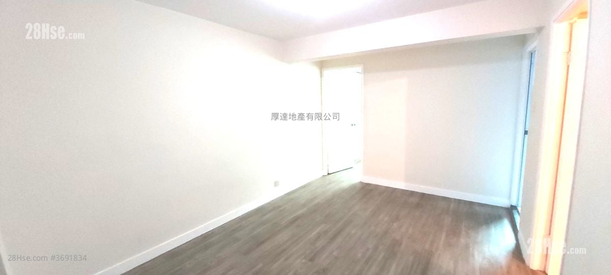 Village Rental 3 Bedrooms , 1 Bathroom 700 ft²