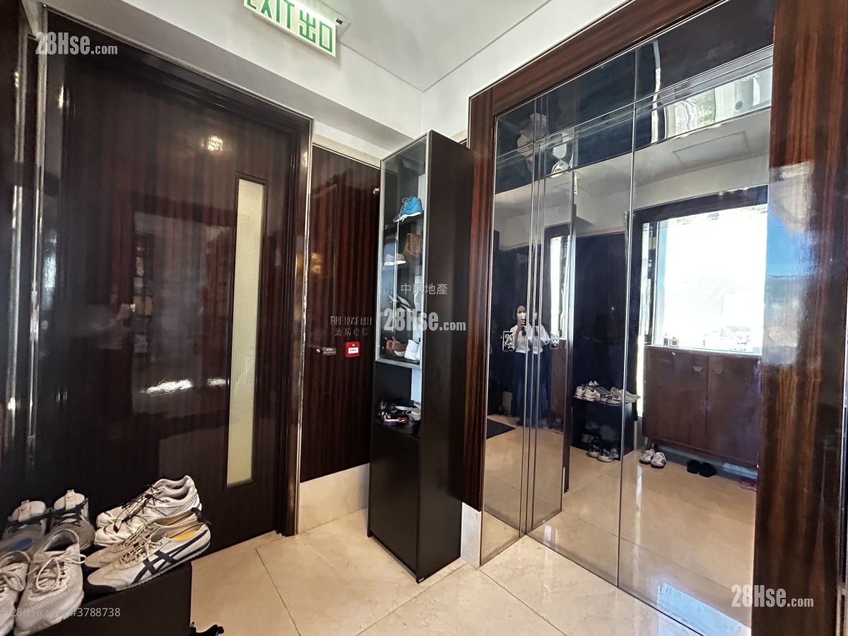 Forfar Sell 4 Bedrooms 1,755 ft²