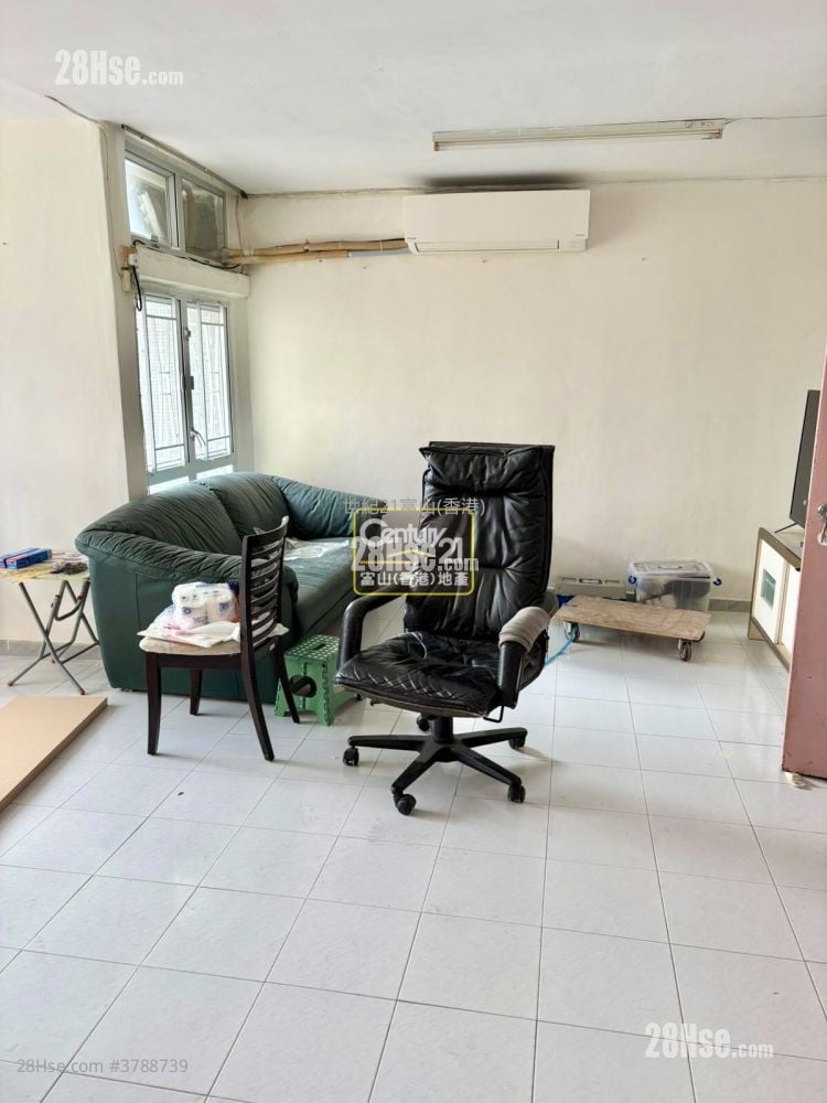 凤德邨 售盘 2 房 , 1 浴室 443 平方尺