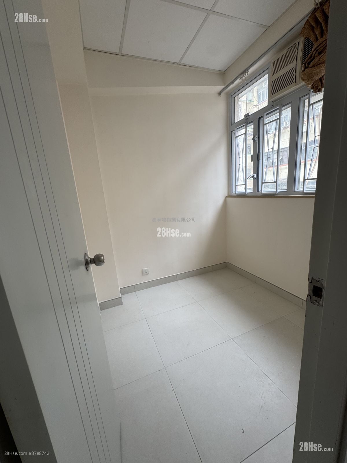 Chinese Mansion Rental 2 Bedrooms , 1 Bathroom 280 ft²