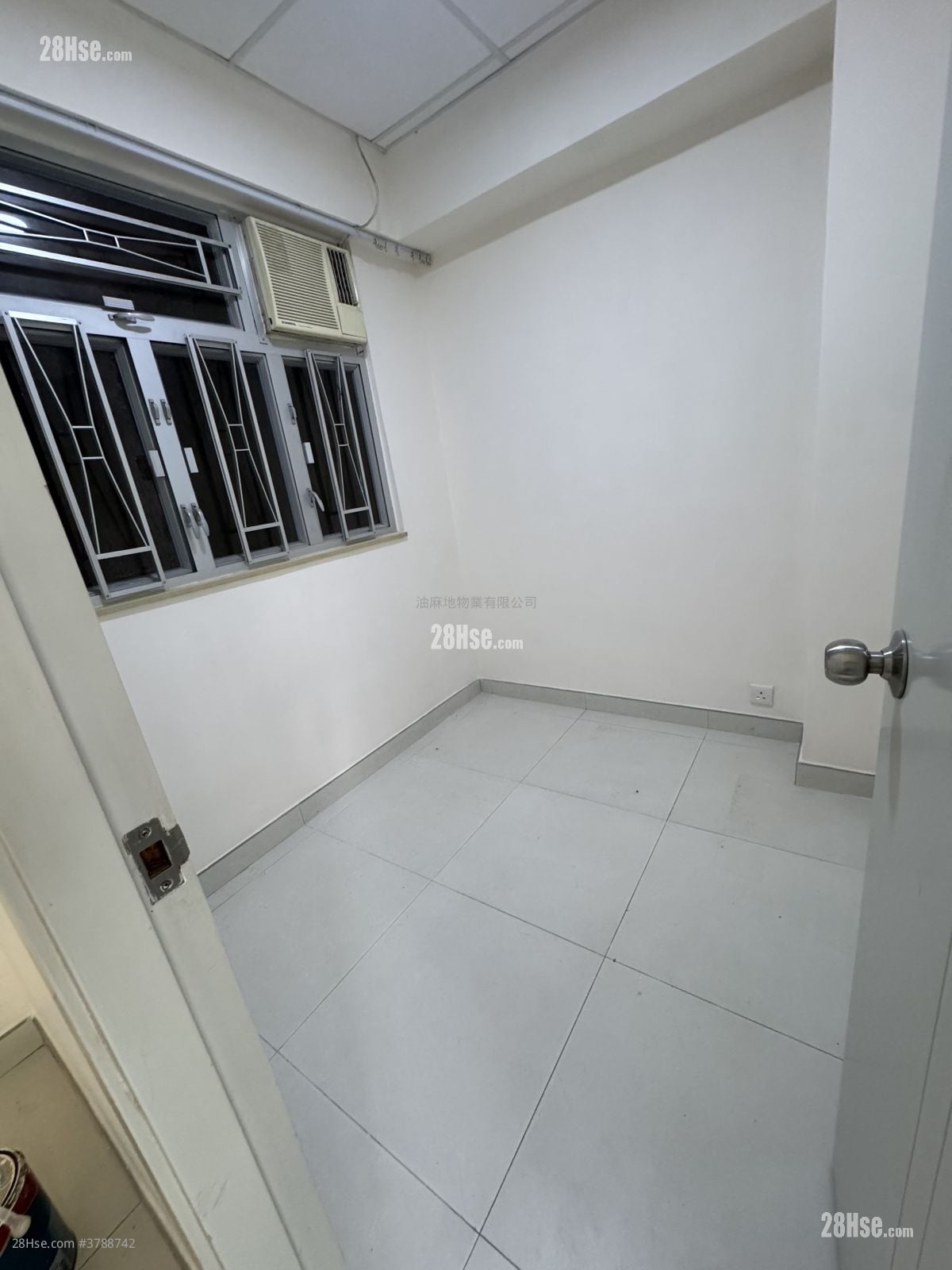 Chinese Mansion Rental 2 Bedrooms , 1 Bathroom 280 ft²