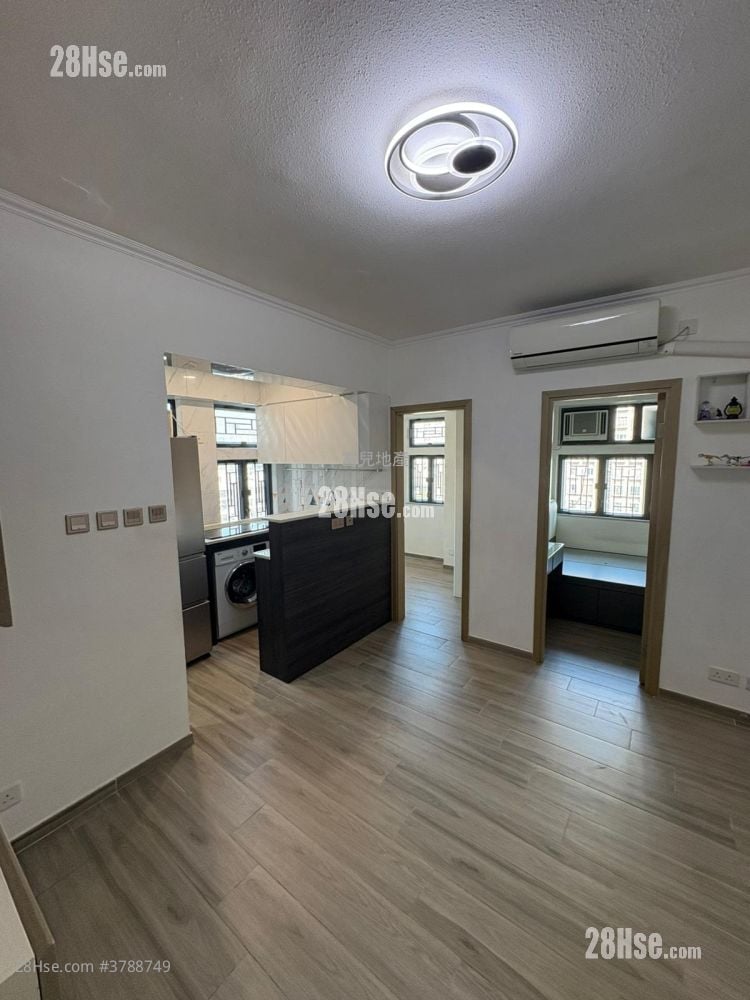 On Ga Building Rental 2 Bedrooms 304 ft²