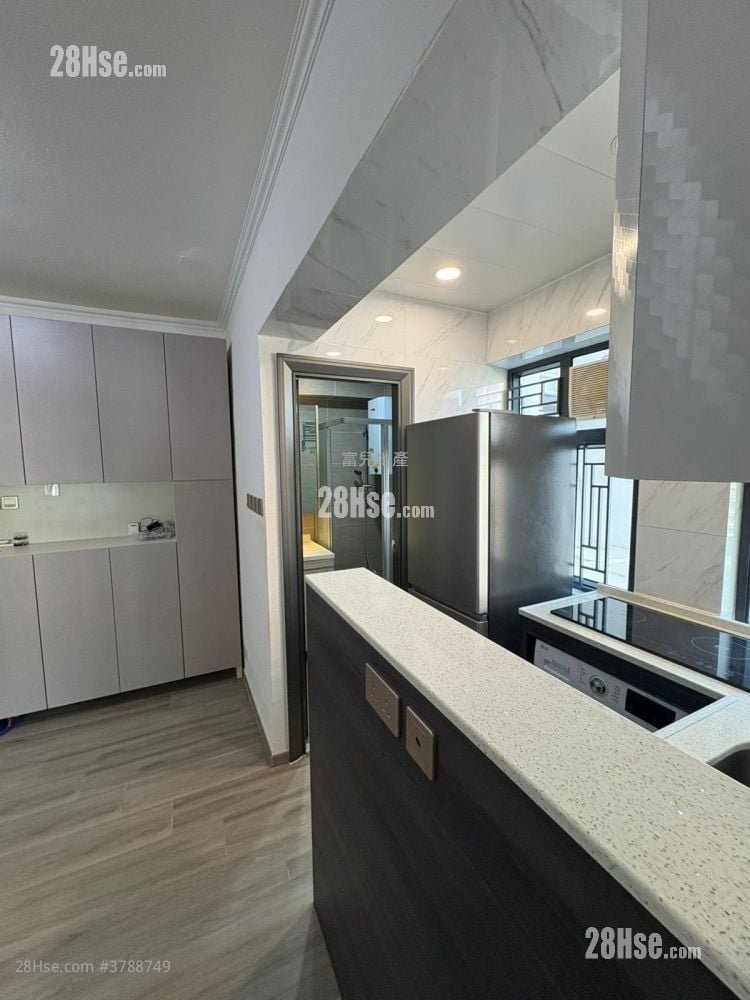 On Ga Building Rental 2 Bedrooms 304 ft²