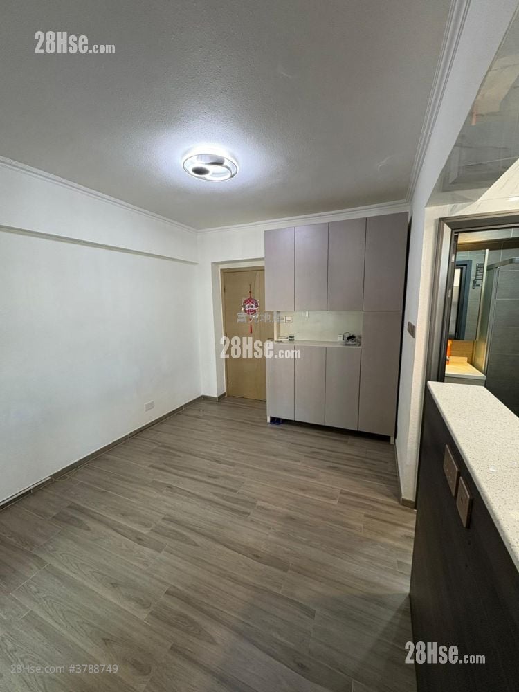 On Ga Building Rental 2 Bedrooms 304 ft²