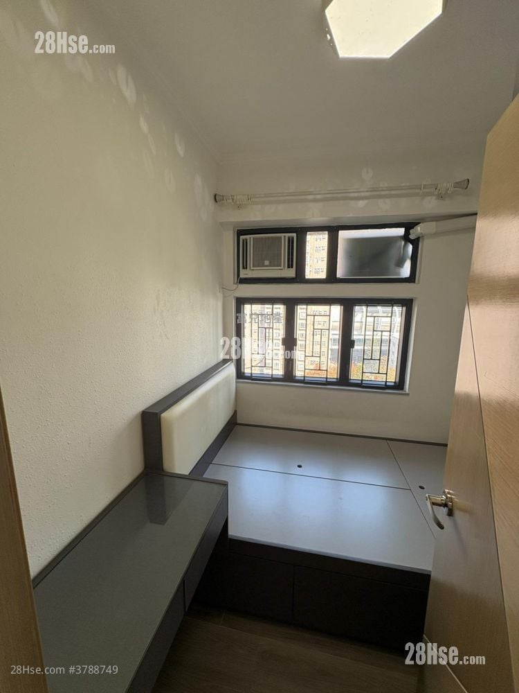 On Ga Building Rental 2 Bedrooms 304 ft²