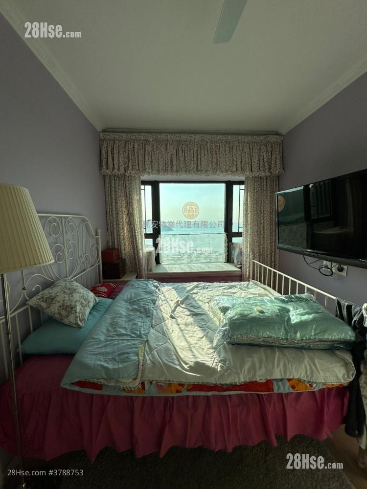 Park Island Sell 3 Bedrooms , 2 Bathrooms 837 ft²