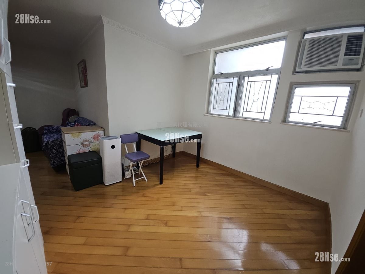 Beverly Garden Sell 3 Bedrooms , 2 Bathrooms 592 ft²