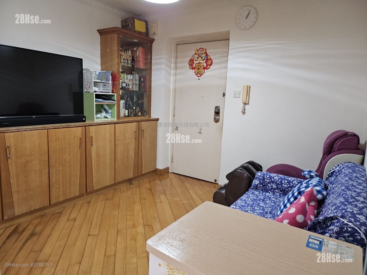 Beverly Garden Sell 3 Bedrooms , 2 Bathrooms 592 ft²