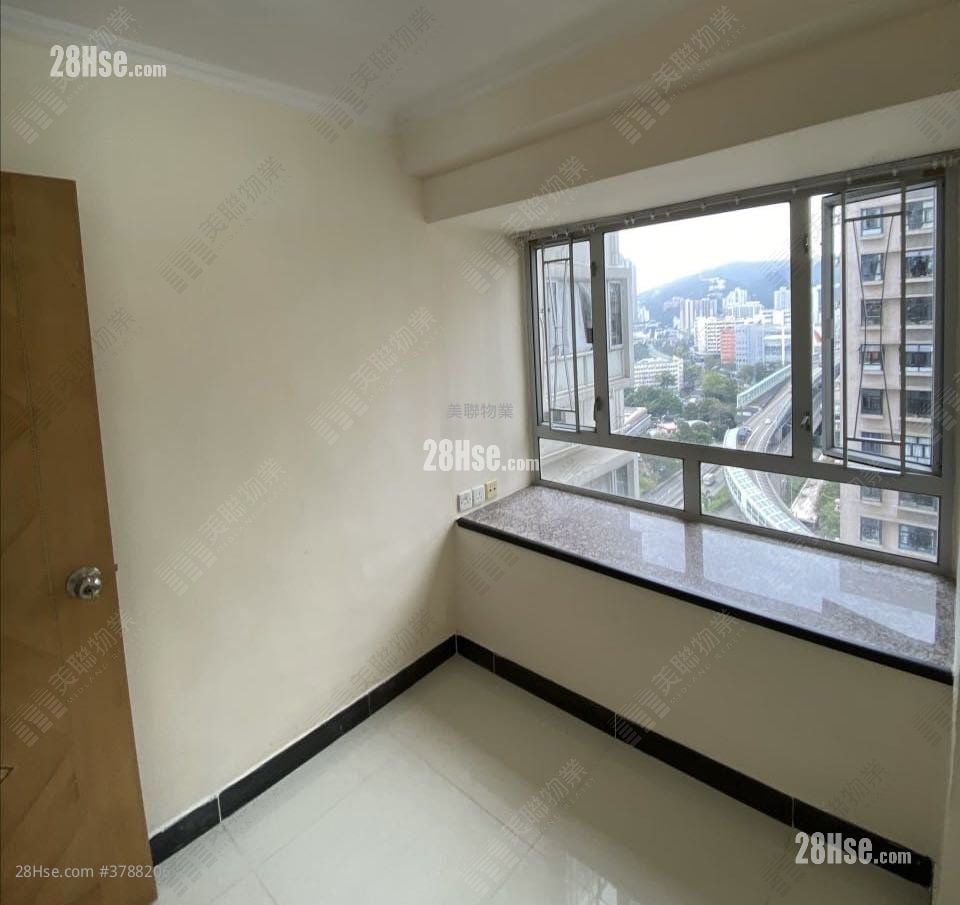 Hilton Plaza Sell 1 Bedroom , 1 Bathroom 274 ft²