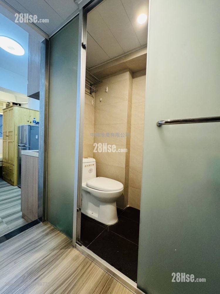 Prat Building Rental Studio , 1 Bathroom 130 ft²