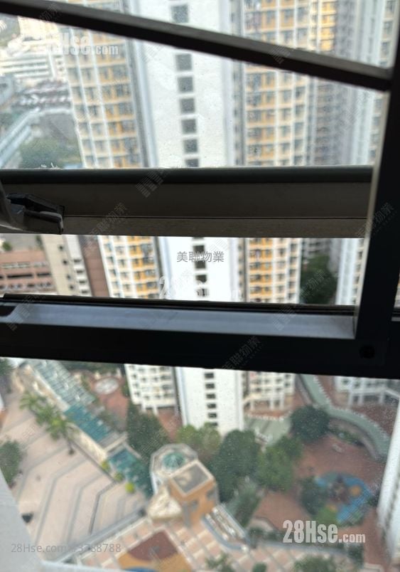 Yu Chui Court Sell 2 Bedrooms , 1 Bathroom 510 ft²