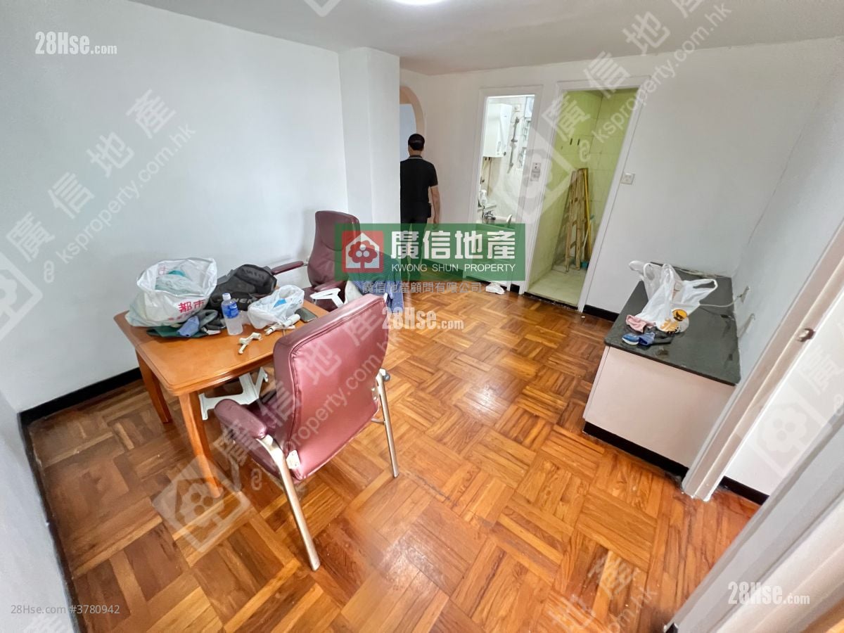 Yuen Fat Building Rental 3 Bedrooms , 1 Bathroom 567 ft²