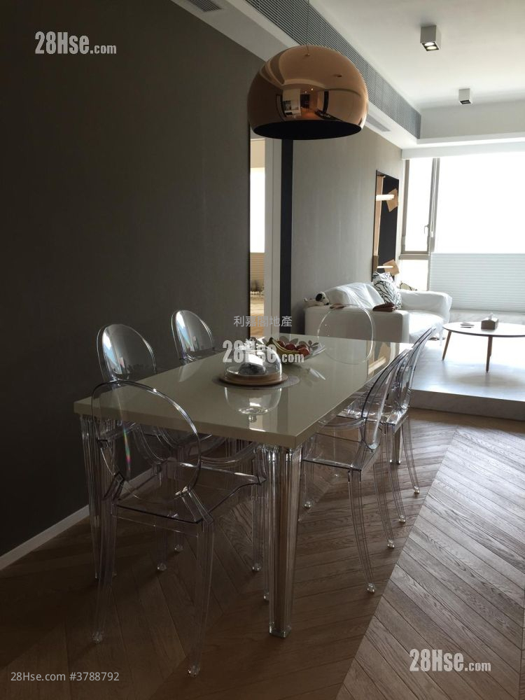 Mayfair By The Sea Sell 3 Bedrooms , 2 Bathrooms 800 ft²