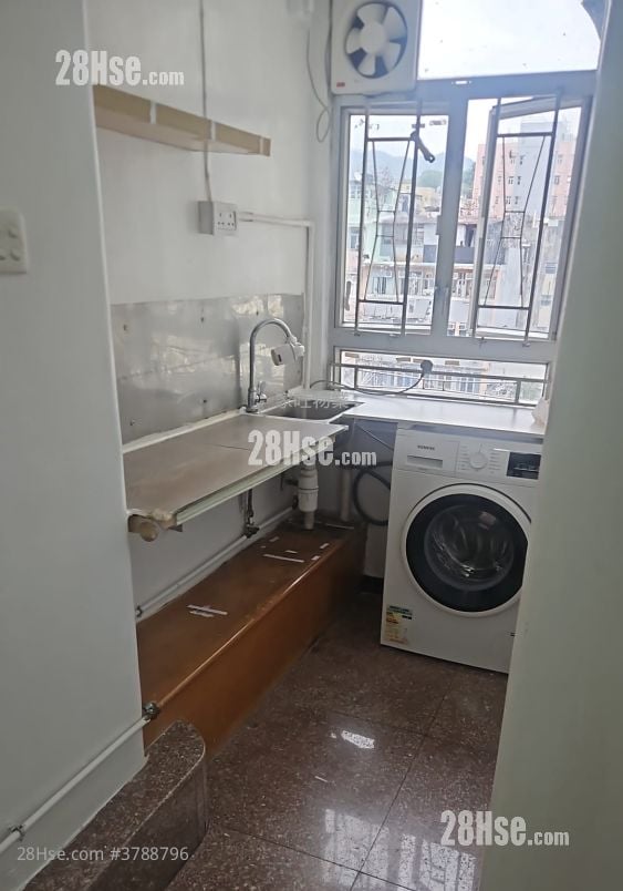 南苑大厦 售盘 3 房 , 1 浴室 463 平方尺