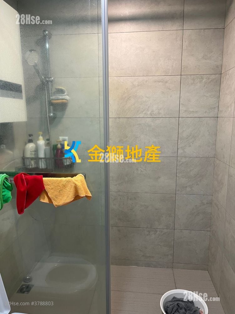 King Tin Court Sell 2 Bedrooms , 1 Bathroom 447 ft²