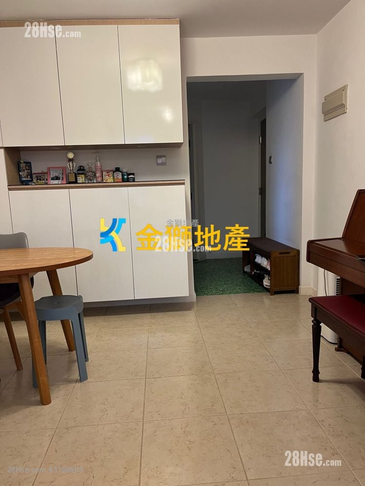 King Tin Court Sell 2 Bedrooms , 1 Bathroom 447 ft²