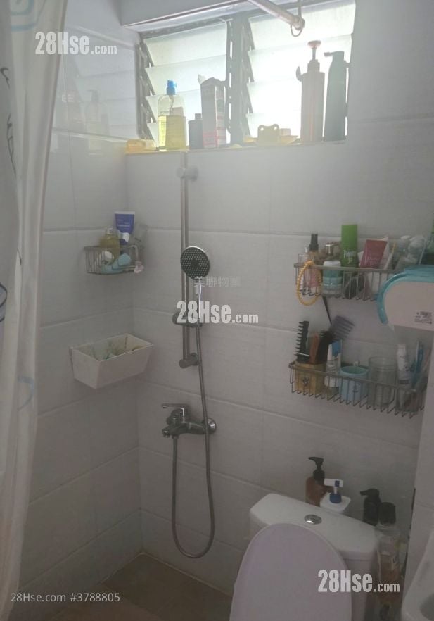 Tsui Yiu Court Sell 2 Bedrooms , 1 Bathroom 452 ft²