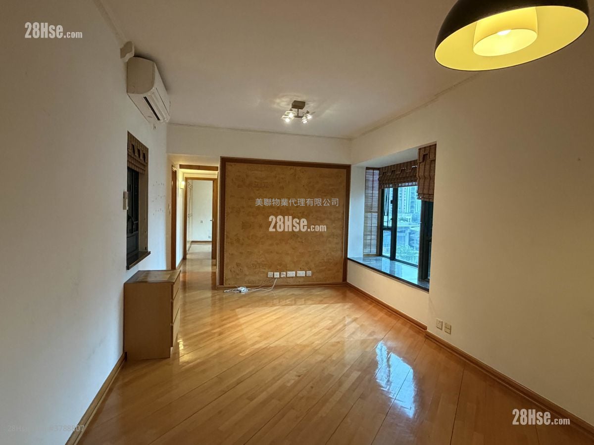 Villa Esplanada Sell 3 Bedrooms , 2 Bathrooms 684 ft²