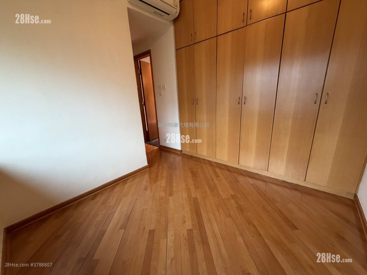 Villa Esplanada Sell 3 Bedrooms , 2 Bathrooms 684 ft²