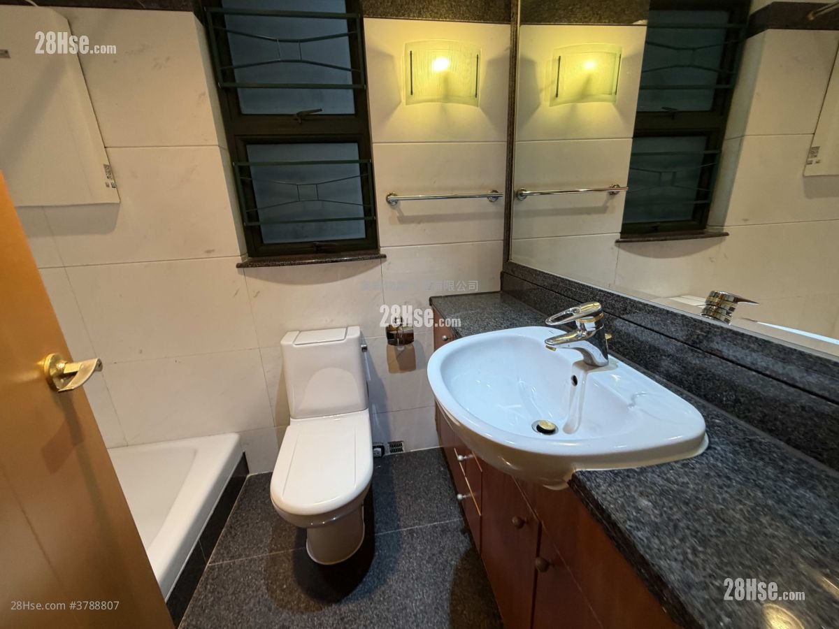 Villa Esplanada Sell 3 Bedrooms , 2 Bathrooms 684 ft²