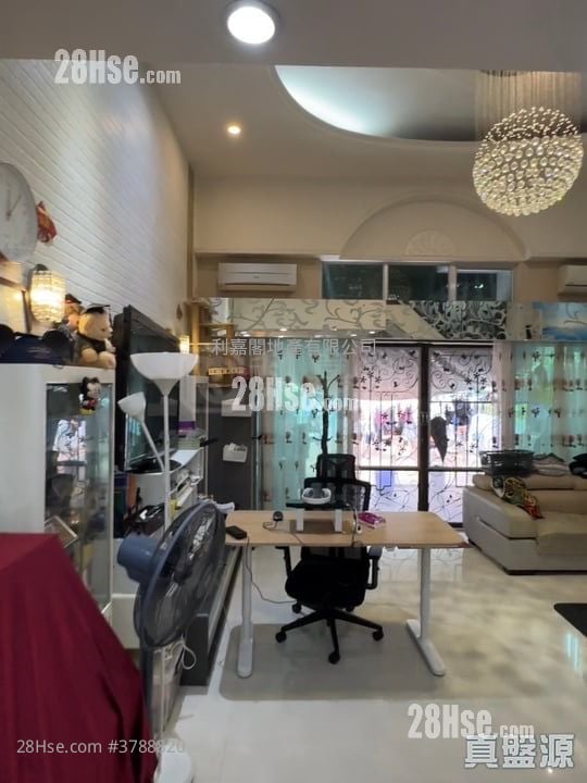 Palm Springs Sell 3 Bedrooms 1,367 ft²