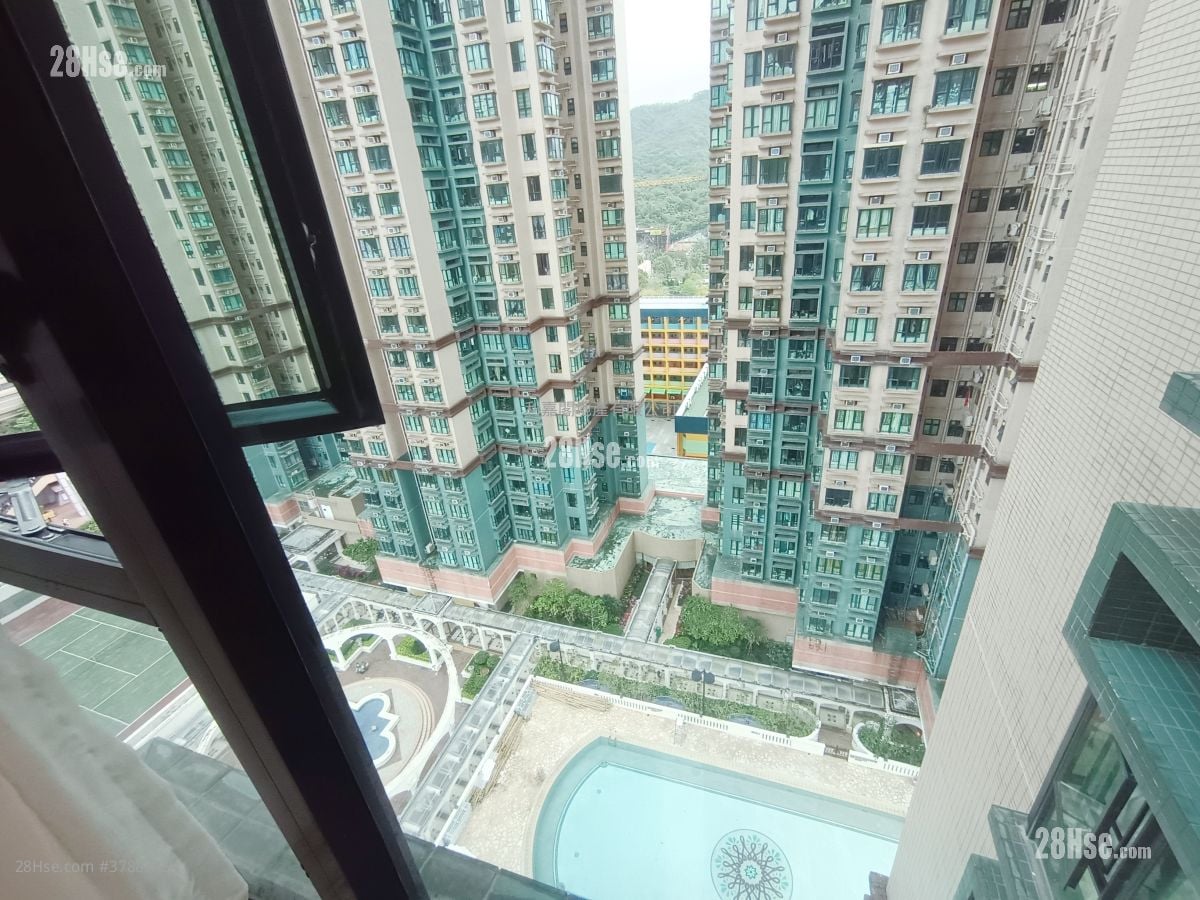 Nan Fung Plaza Rental 2 Bedrooms , 1 Bathroom 455 ft²
