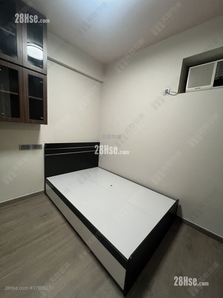 bedroom 1: Yoho Town Sell 3 Bedrooms , 1 Bathroom 516 ft²