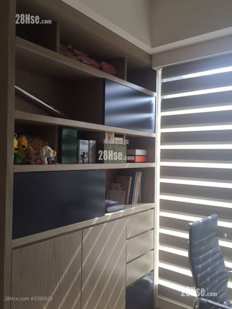 Dragons Range Sell 3 Bedrooms , 2 Bathrooms 963 ft²