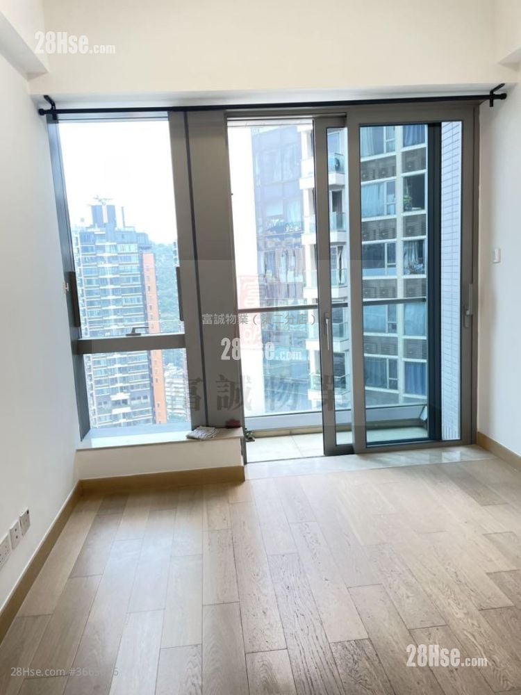 Peninsula East Sell 2 Bedrooms , 1 Bathroom 547 ft²