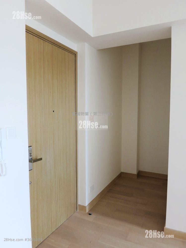 Peninsula East Sell 2 Bedrooms , 1 Bathroom 547 ft²