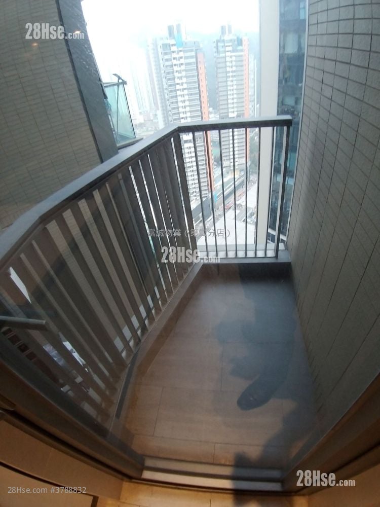 Peninsula East Sell 2 Bedrooms , 1 Bathroom 547 ft²