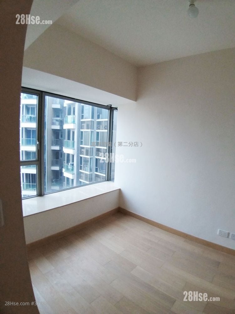 Peninsula East Sell 2 Bedrooms , 1 Bathroom 547 ft²