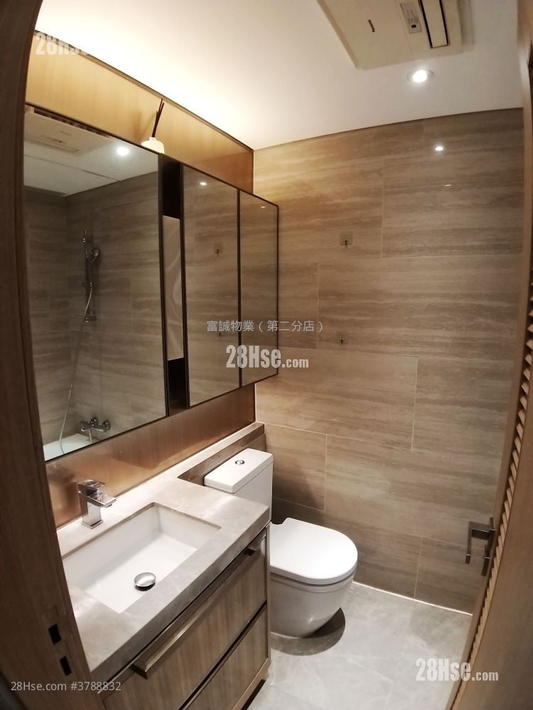 Peninsula East Sell 2 Bedrooms , 1 Bathroom 547 ft²