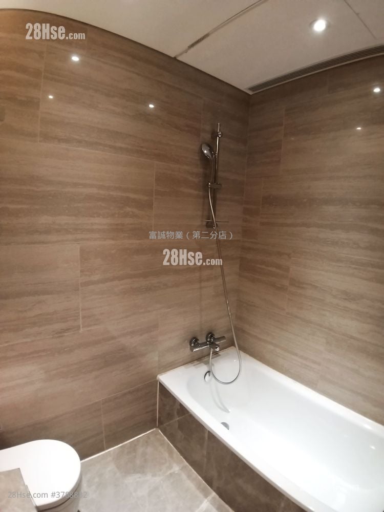 Peninsula East Sell 2 Bedrooms , 1 Bathroom 547 ft²