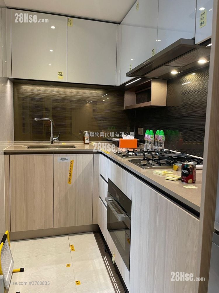 K. Summit Sell 3 Bedrooms , 3 Bathrooms 766 ft²